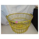Vintage Egg Basket = 14&1/2' x 8&1/2'