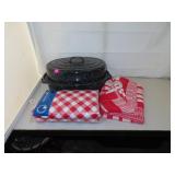 Roasting Pan 14" x 10&1/2" x 6" and 2 Table Cloths