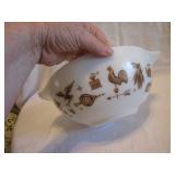 Vintage Pyrex 2&1/2 Qt Bowl