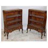 UNUSUAL EARLY 19TH C. QUEEN ANNE STYLE OPEN BOOKCA