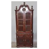 A 19TH C. CHIPPENDALE STYLE MAHOGANY CORNER CABINE