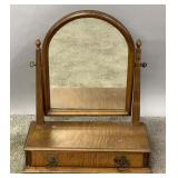 AN EARLY 20TH CENTURY TIGER MAPLE DRESSER-TOP MIRR