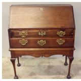 AN 18TH C. SOUTHERN ATLANTIC AMERICAN SLANT FRONT