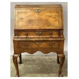 LATE 18TH CENTURY ENGLISH WALNUT SLOPE-FRONT DESK
