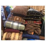 Lot of Decortive Pillows & Quilts