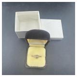 Unique gold ring with diamond center