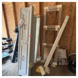 Universal Broadmoor King-Size Storage Bed