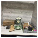 Vintage trays, dï¿½cor, crate