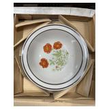 Golden Sun China; Assorted pieces.