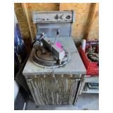 Electric Roaster (Model 1400E); needs cleaning; se