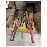 Garden Tools; Assorted weeders/loppers and tools.