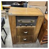 MAJESTIC Model 8FM775 stereo cabinet record player
