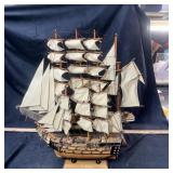 (2) Boat Displays ï¿½ Includes HMS Victory Sailboat