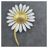 Daisy Pin Brooch