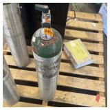 Compressed Gas Cylinder with Regulator