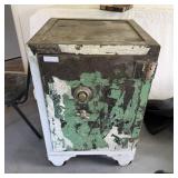 Antique Coin Safe - 24 X 36 X 36 Inches