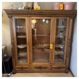 Rare Antique Quarter-Sawn Oak China Cabinet w/ Lio