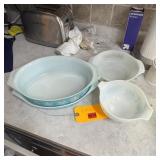 4-Piece Collectible Pyrex Bowl & Bakeware Lot