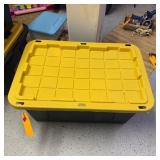 Commander Xxl 27-gallon Tote W/ Christmas Ball Dec