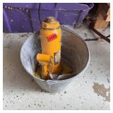 8-Ton Bottle Jack & Bucket