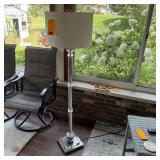 Floor Lamp ï¿½ Approx. 61' Tall