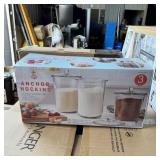 Three-piece Anchor Hocking canister set, 3.7-liter