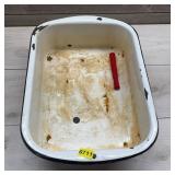 White Enamelware Roasting Pan