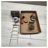 Decorative And Novelty Items Lot