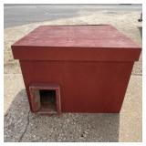 Red Painted Wooden Doghouse with Entry 51x51x37