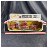 (1) Ertl Farm Set 1/64 Scale Die-cast