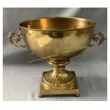 Brass pedestal bowl, Bol sur pied en laiton 10x15'