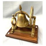 Brass ship's bell, Cloche de navire en laiton
