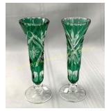 (2) Green crystal vases en cristal vert, 7.25' H