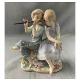 Adeline porcelain figurine en porcelaine, 7' x 7'