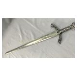 Metal sword with lion emblem, ï¿½pï¿½e en mï¿½tal ornï¿½e