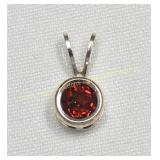 Sterling silver natural garnet pendant. Pendentif