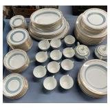 Simpsons Oakwood dinnerware, Vaisselle 130pcs