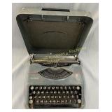 Hermes Baby portable typewriter, Machine ï¿½ ï¿½crire