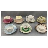 (7) Assorted cups & saucers, Assortiment de