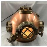 Copper replica diver's helmet, Rï¿½plique d'un