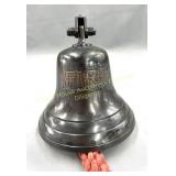 Brass fire bell, Cloche d'incendie en laiton, 6'H