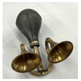 Vintage style brass double sound bulb horn