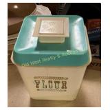 Vintage Canister (BS)