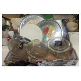 Box of Kitchen Items (BS)