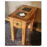 End Table - 15" x 25" x 26"H - Very Nice!