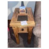 End Table - 15" x 25" x 26"H - Very Nice!
