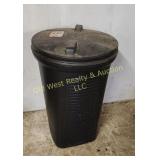 Trash Can w/Lid