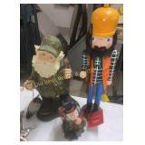 (3) Figurines