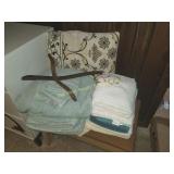 Towels & Pillow