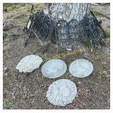 (17) Pieces Garden Fence &(4) Stepping Stones